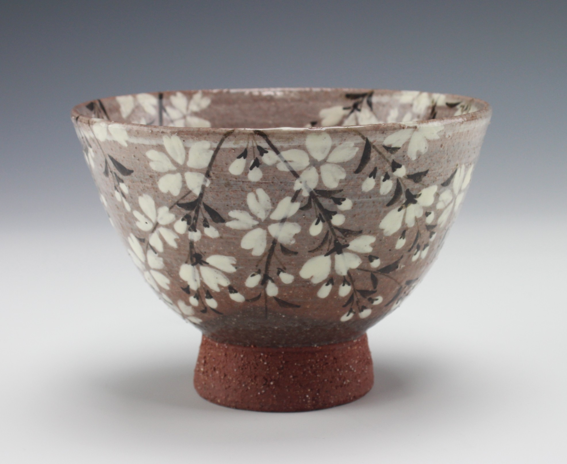 鉄絵糸櫻の図茶碗