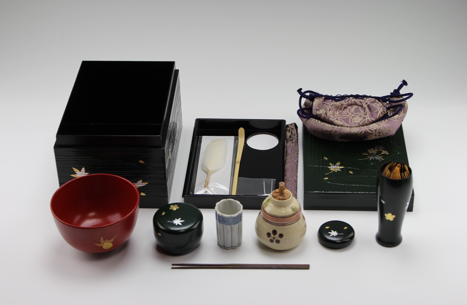 青漆一閑花筏茶箱　揃え