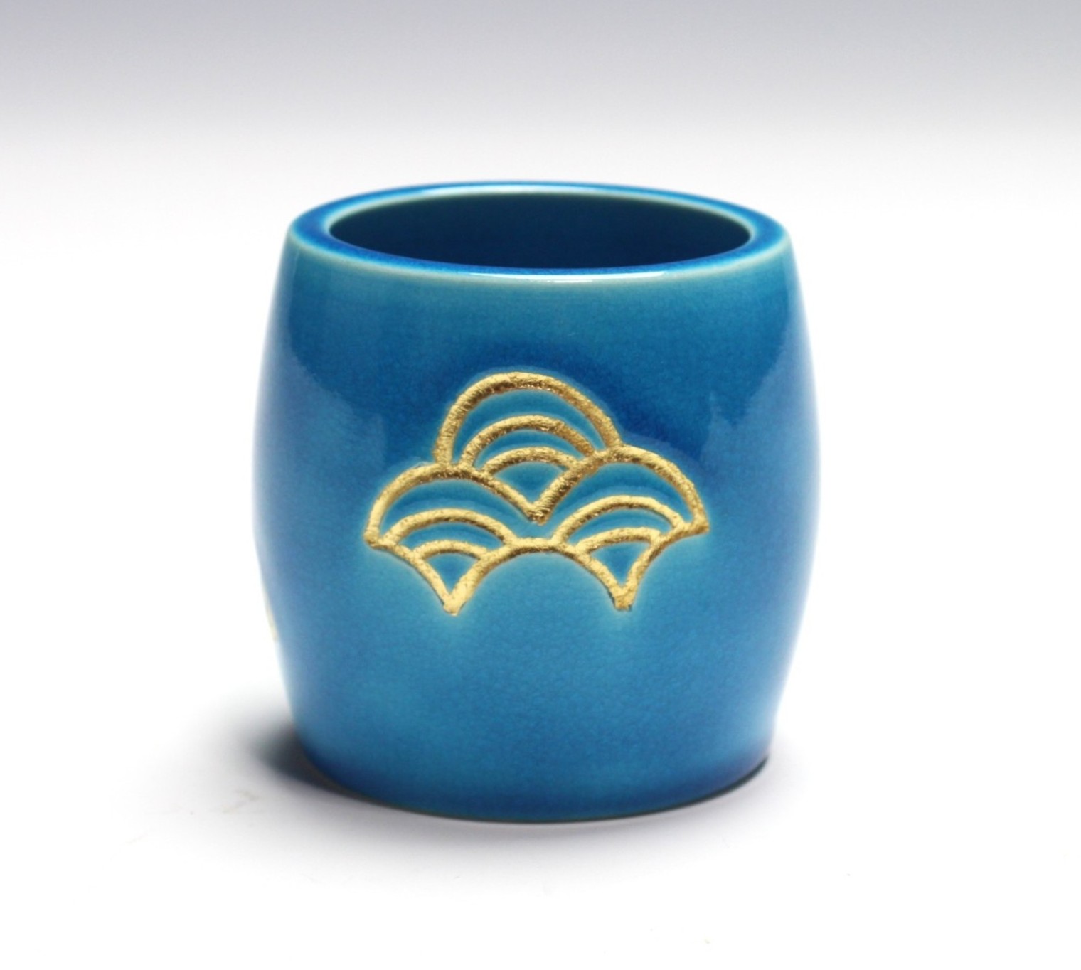 浅黄交趾青海波蓋置