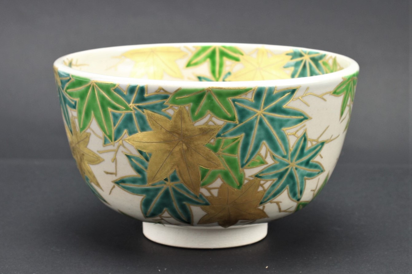 膳所焼　色絵青楓茶碗